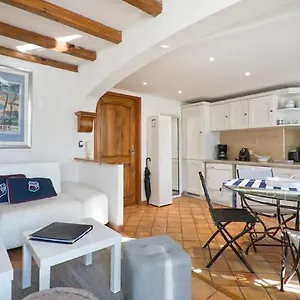https://appart-bas-suquet-vieux-port.fr-provencehotel.com